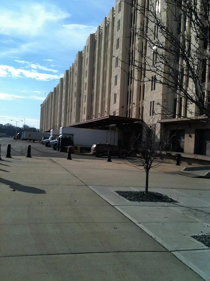 El edificio B de la Brooklyn Army Terminal, uno de los dos enormes almacenes de hormigón