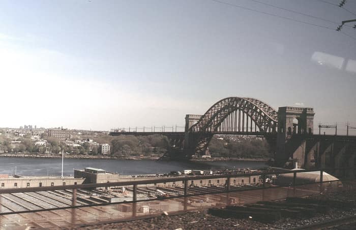 The Hell Gate Bridge seen in a photograph from 2007