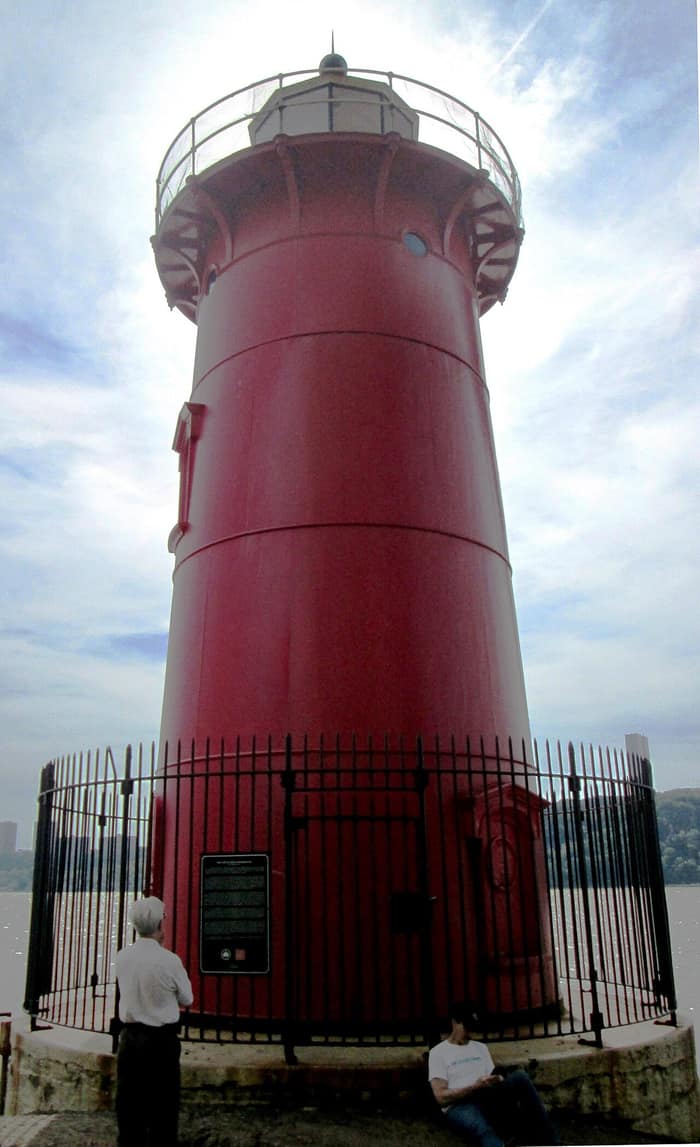 The Little Red Lighthouse beside the Hudson, first view from 2014