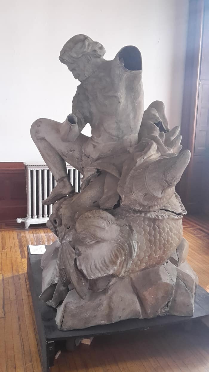 Escultura original de Robert Richard Randall, de 1884, en Snug Harbor