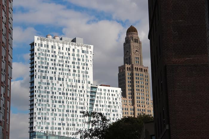 The Williamsburgh Savings Bank Tower rising above runners during the 2013 New York City Marathon