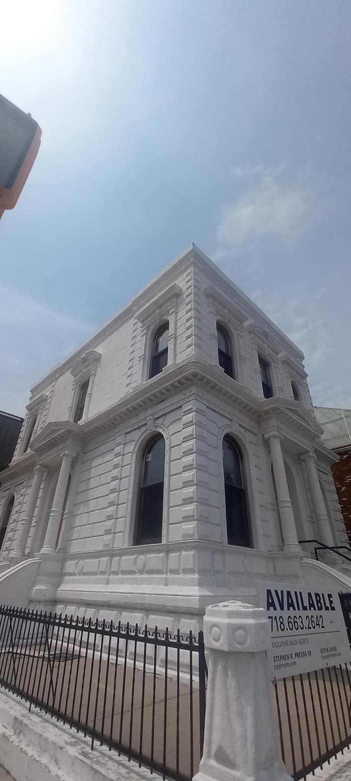 Fachada del Coignet Building en Gowanus, segunda vista