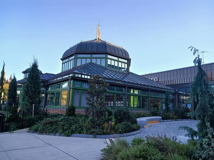 Weir Greenhouse in Brooklyn, view 2
